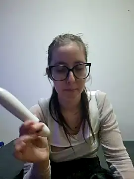 Snapshot of Sarah459 chatting on 01-06-25, 06:52 Sarah459 online show from 01-06-25, 06:52