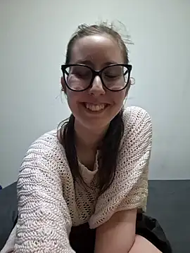 Snapshot of Sarah459 chatting on 01-07-25, 09:35 Sarah459 online show from 01-07-25, 09:35