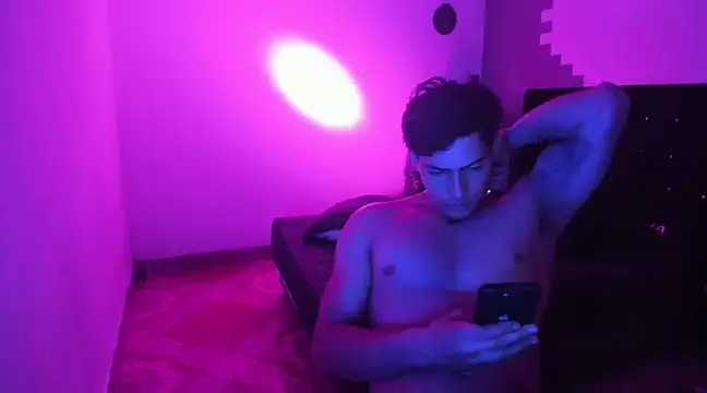 Snapshot of Dantex23 chatting on 03-12-25, 04:30 Dantex23 online show from 03-12-25, 04:30