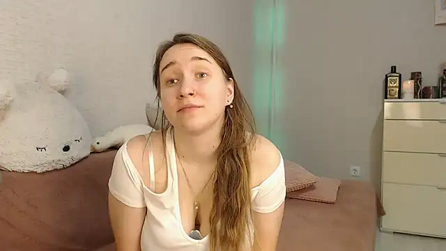 lovely hayley online show from 12-10-24, 09:22