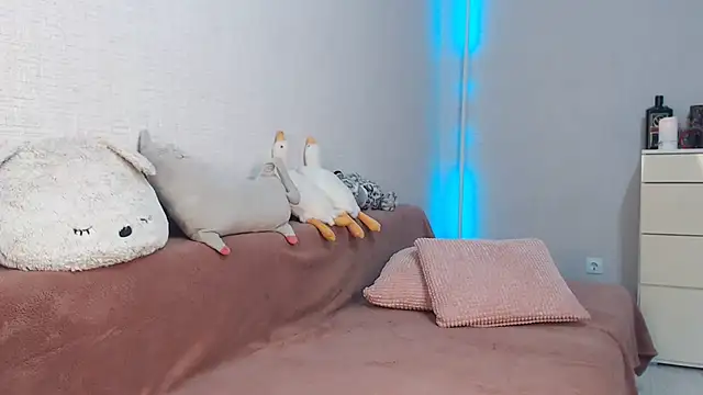 lovely hayley online show from 10-03-25, 09:12