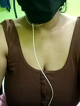 Aishu-tamil09 online show from 12-17-24, 06:35