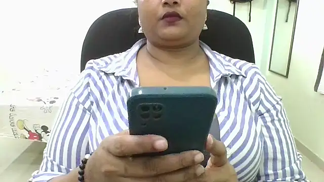 Snapshot of tamil_ureniya chatting on 01-26-25, 06:58 tamil ureniya online show from 01-26-25, 06:58
