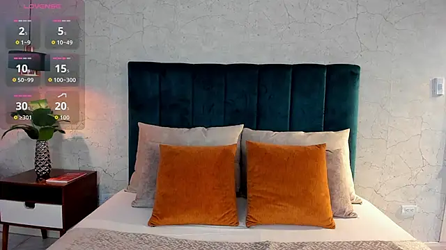 Luna18Pink online show from 09-10-25, 01:11