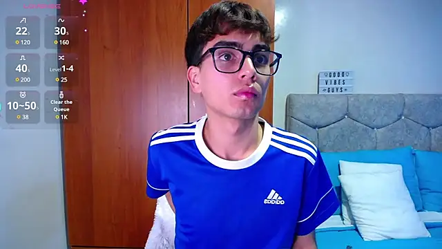 OwenBluee online show from 01-14-25, 08:48