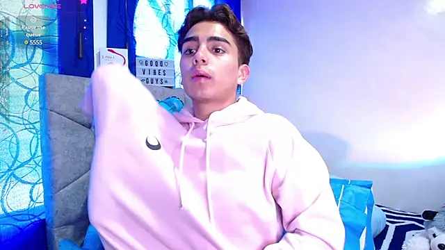 OwenBluee online show from 01-28-25, 01:38