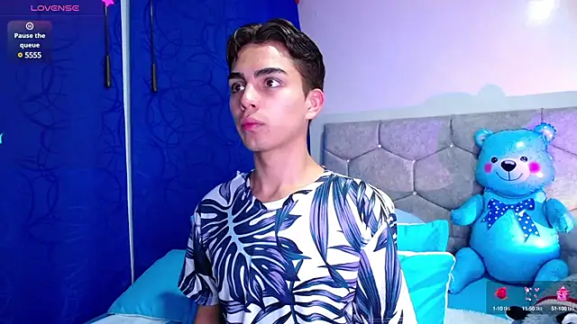 OwenBluee online show from 02-03-25, 04:57