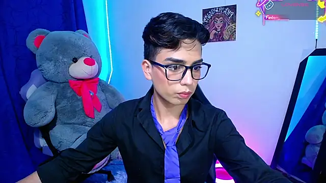 OwenBluee online show from 06-04-26, 12:22