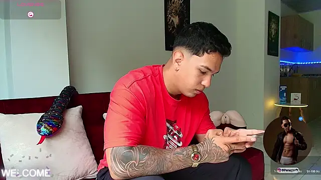 Snapshot of Taylor_John chatting on 10-17-25, 03:03 Taylor John online show from 10-17-25, 03:03