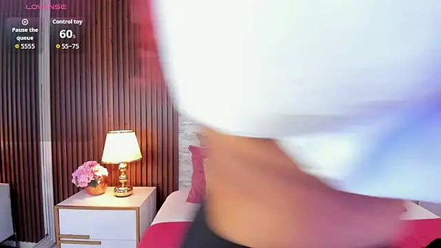 AndreaPink2024 online show from 12-17-25, 12:44