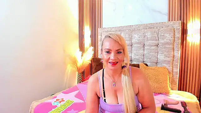 AnastasiaTaylor  online show from 03-21-25, 07:00