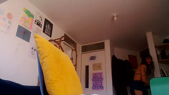 Zafiro subversiva online show from 01-18-25, 12:57