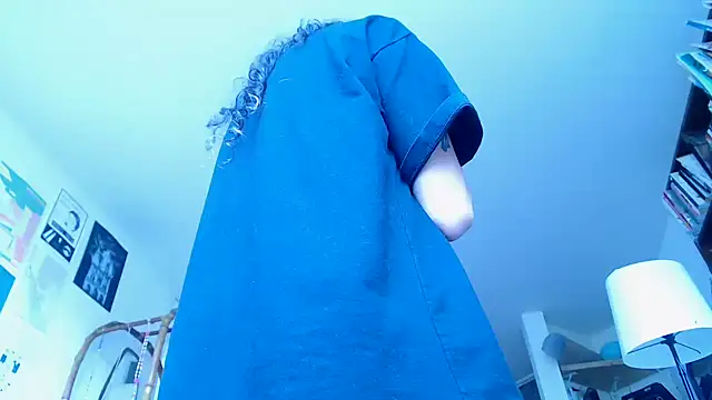 Zafiro subversiva online show from 01-26-25, 07:20