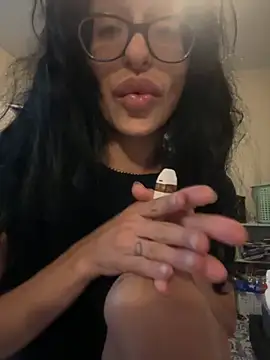 myloveforyouu online show from 11-18-25, 02:43