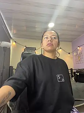 Snapshot of Ivann4 chatting on 09-19-25, 06:19 Ivann4 online show from 09-19-25, 06:19