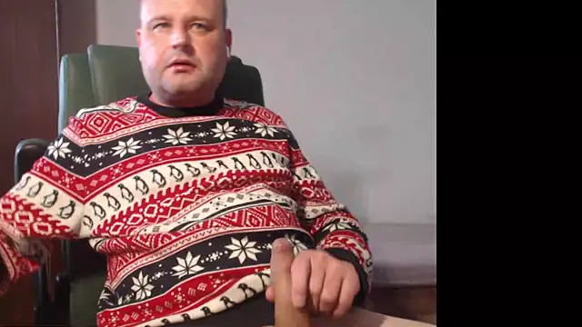 Snapshot of tuttiluss44 chatting on 12-20-24, 11:32 tuttiluss44 online show from 12-20-24, 11:32