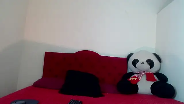 Snapshot of Luluu_08 chatting on 02-04-25, 01:59 Luluu 08 online show from 02-04-25, 01:59