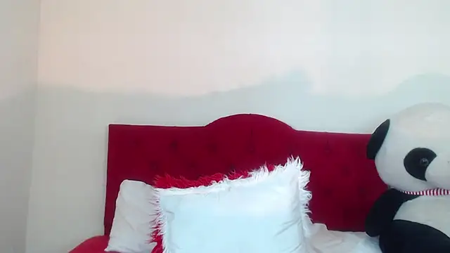 Snapshot of Luluu_08 chatting on 02-26-25, 08:44 Luluu 08 online show from 02-26-25, 08:44