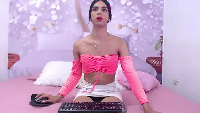 Snapshot of Luluu_08 chatting on 09-24-25, 06:55 Luluu 08 online show from 09-24-25, 06:55