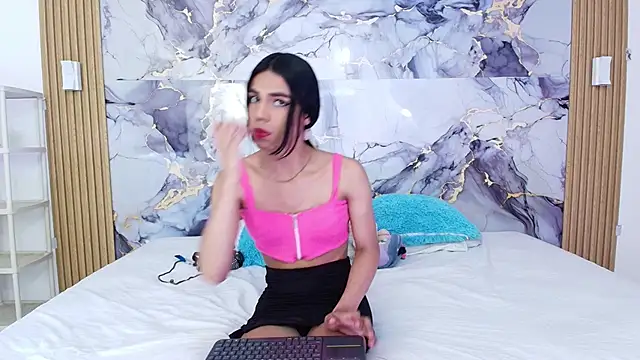 Snapshot of Luluu_08 chatting on 02-28-26, 02:18 Luluu 08 online show from 02-28-26, 02:18