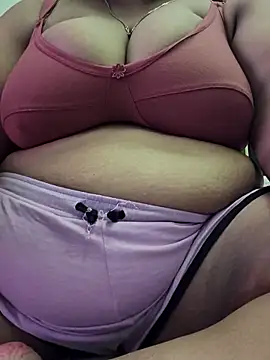 Snapshot of bigboobyrush chatting on 10-30-25, 05:53 bigboobyrush online show from 10-30-25, 05:53