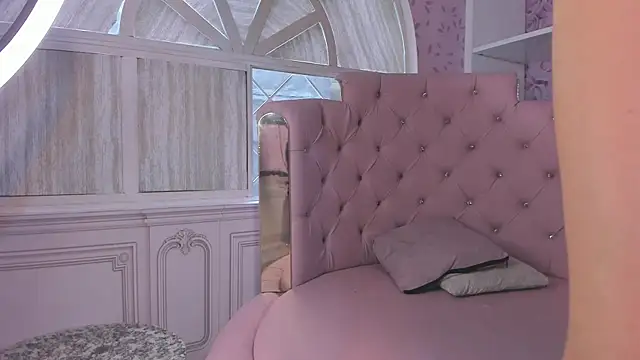 Snapshot of Bonnie__milf chatting on 03-18-25, 01:53 Bonnie  milf online show from 03-18-25, 01:53