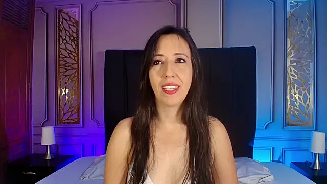 Snapshot of Bonnie__milf chatting on 09-15-25, 12:05 Bonnie  milf online show from 09-15-25, 12:05