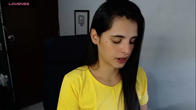 Snapshot of alma_violeta chatting on 11-01-25, 03:36 alma violeta online show from 11-01-25, 03:36