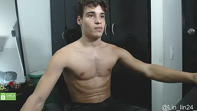 Snapshot of Babylin77 chatting on 12-17-24, 12:23 Babylin77 online show from 12-17-24, 12:23