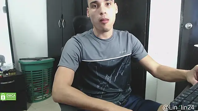 Snapshot of Babylin77 chatting on 12-23-24, 10:33 Babylin77 online show from 12-23-24, 10:33