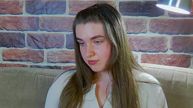 Sofia Hugs online show from 04-19-26, 06:10
