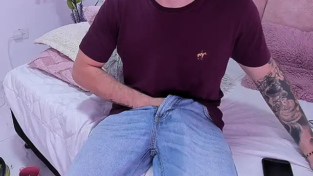 Dylanwhite23  online show from 02-23-25, 07:33