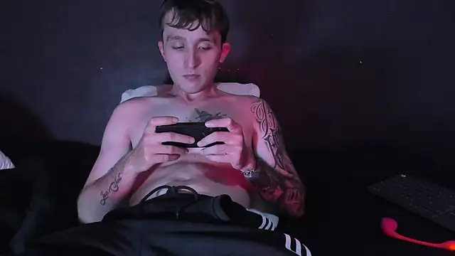 Dylanwhite23  online show from 11-23-25, 08:52