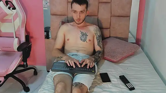 Dylanwhite23  online show from 04-28-26, 02:38