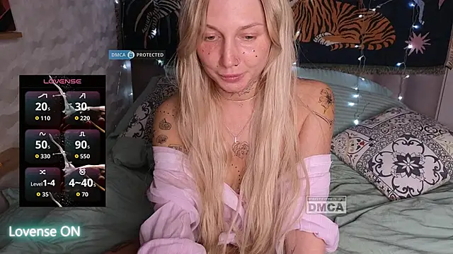 GoodGirl0024 online show from 03-18-26, 08:23