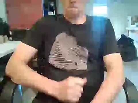 Snapshot of Raimundo1971 chatting on 12-18-25, 02:23 Raimundo1971 online show from 12-18-25, 02:23