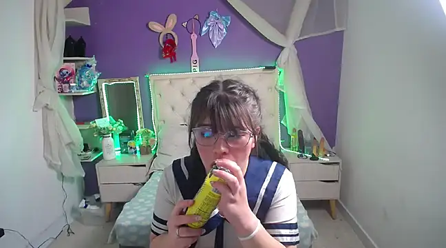 Snapshot of Ingrid_Casas chatting on 01-31-25, 03:41 Ingrid Casas online show from 01-31-25, 03:41