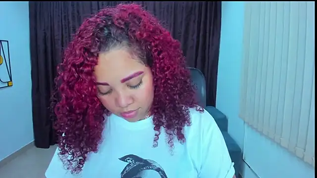 Snapshot of AngelaCoffee chatting on 10-08-25, 10:18 AngelaCoffee online show from 10-08-25, 10:18