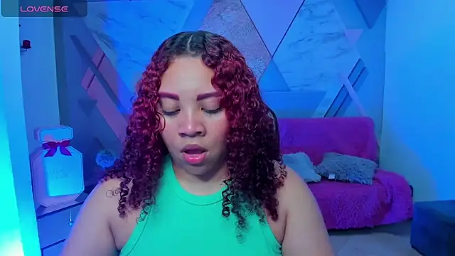 Snapshot of AngelaCoffee chatting on 11-11-25, 02:55 AngelaCoffee online show from 11-11-25, 02:55