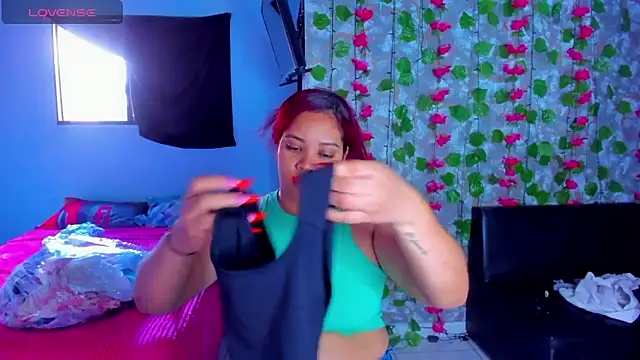 Snapshot of AngelaCoffee chatting on 05-12-26, 08:50 AngelaCoffee online show from 05-12-26, 08:50
