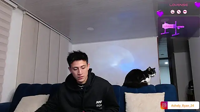 ashely ryan24 online show from 09-09-25, 12:10
