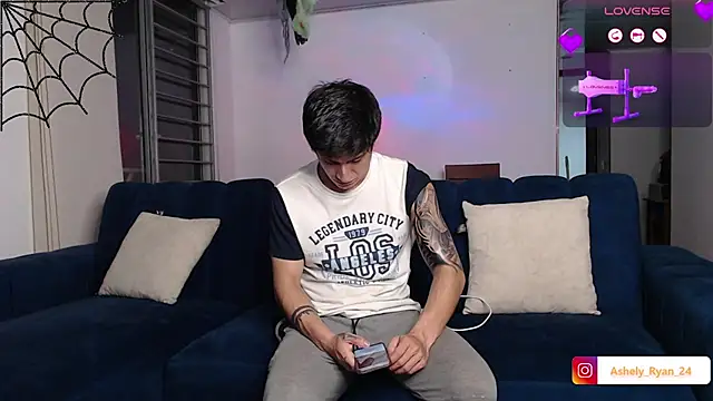 ashely ryan24 online show from 10-18-25, 12:02