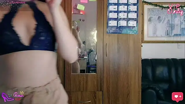 LauGrayJ online show from 02-26-26, 06:40