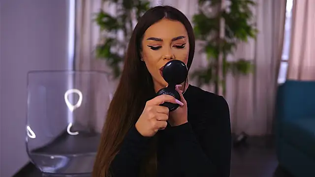 Snapshot of MissKiarra chatting on 01-10-25, 07:04 MissKiarra online show from 01-10-25, 07:04