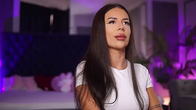 Snapshot of MissKiarra chatting on 09-26-25, 06:17 MissKiarra online show from 09-26-25, 06:17