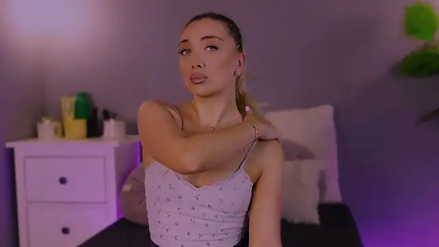 Jessielle online show from 12-04-25, 04:22