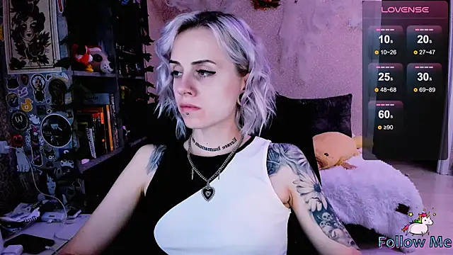 NaniMoore online show from 10-06-25, 09:56