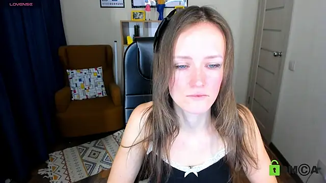 Snapshot of FrancescaCollins chatting on 02-16-25, 11:16 FrancescaCollins online show from 02-16-25, 11:16