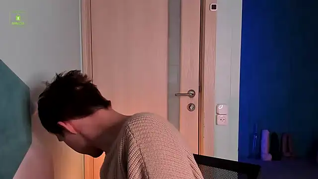 Snapshot of MarkGWalker chatting on 12-11-24, 04:39 MarkGWalker online show from 12-11-24, 04:39