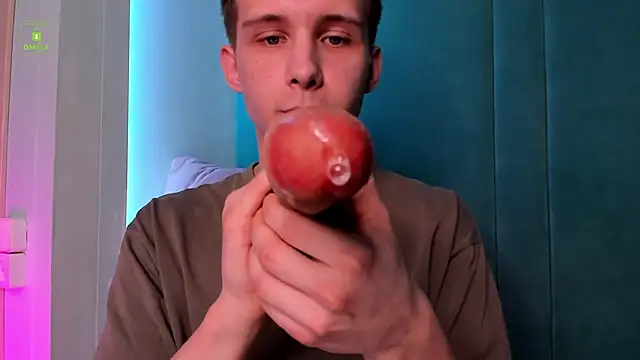 Snapshot of MarkGWalker chatting on 01-27-25, 03:04 MarkGWalker online show from 01-27-25, 03:04